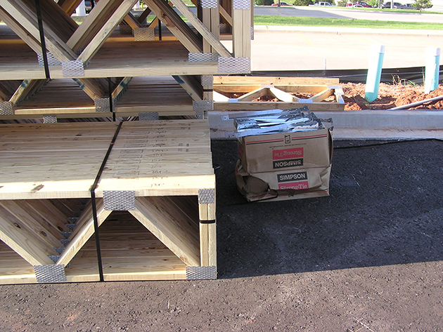 Pre-Mfg-Wd-Trusses-Simpson-Hangers